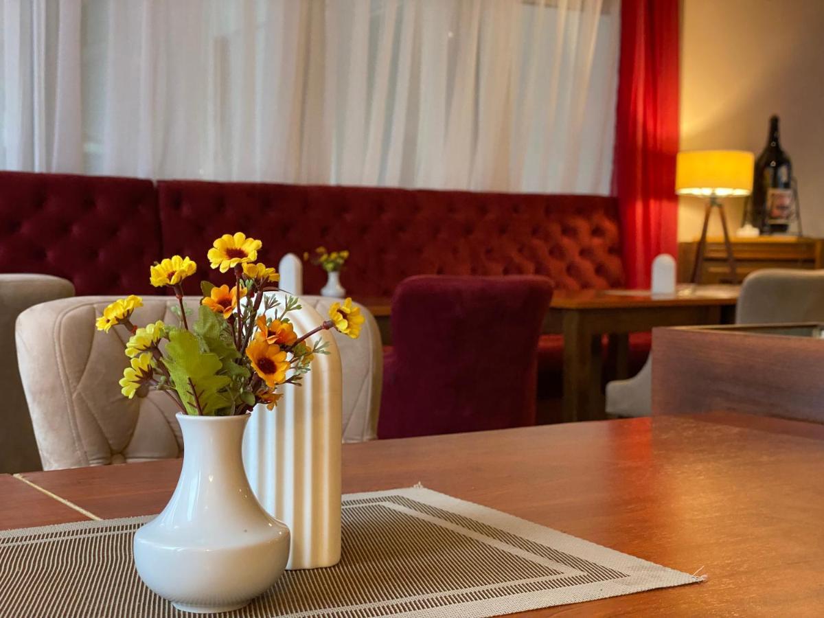 Motel M Vlasenica Kültér fotó