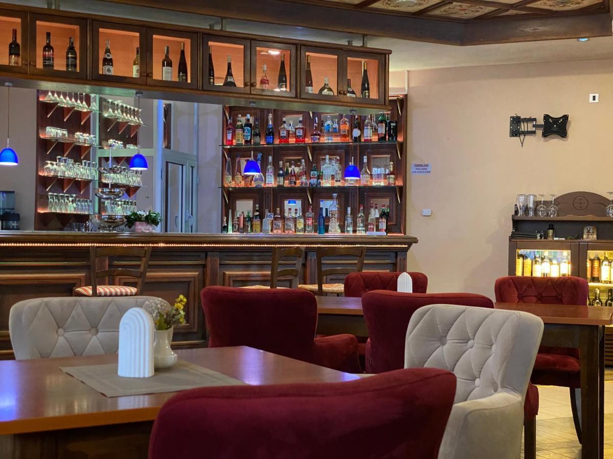 Motel M Vlasenica Kültér fotó