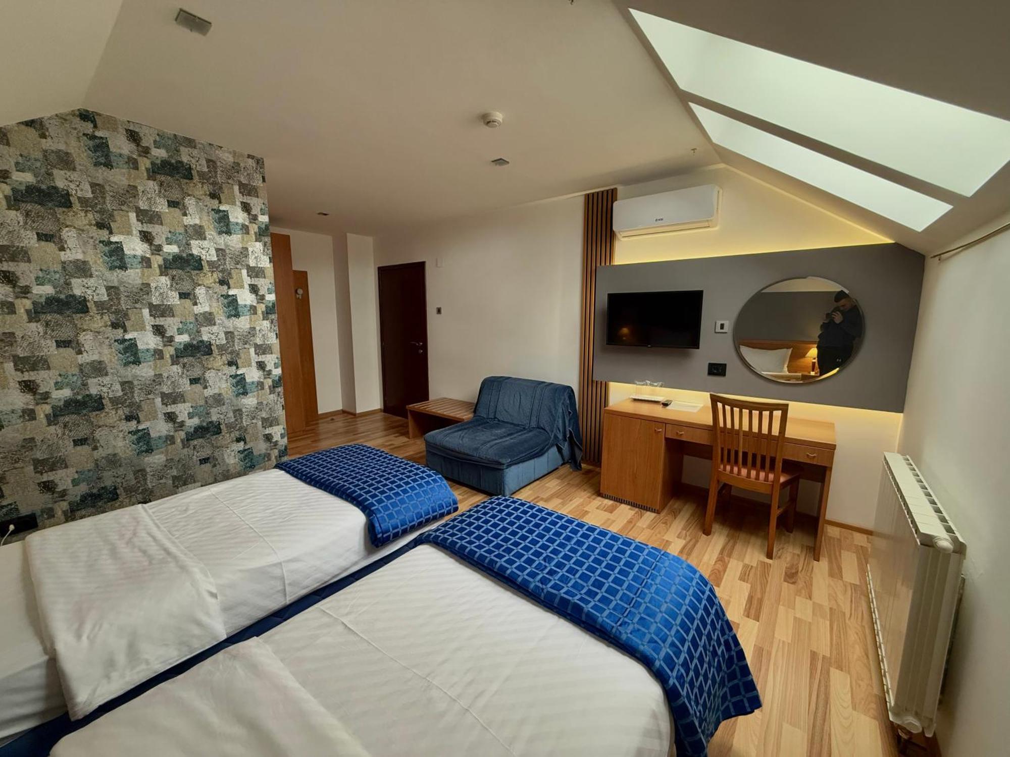 Motel M Vlasenica Kültér fotó