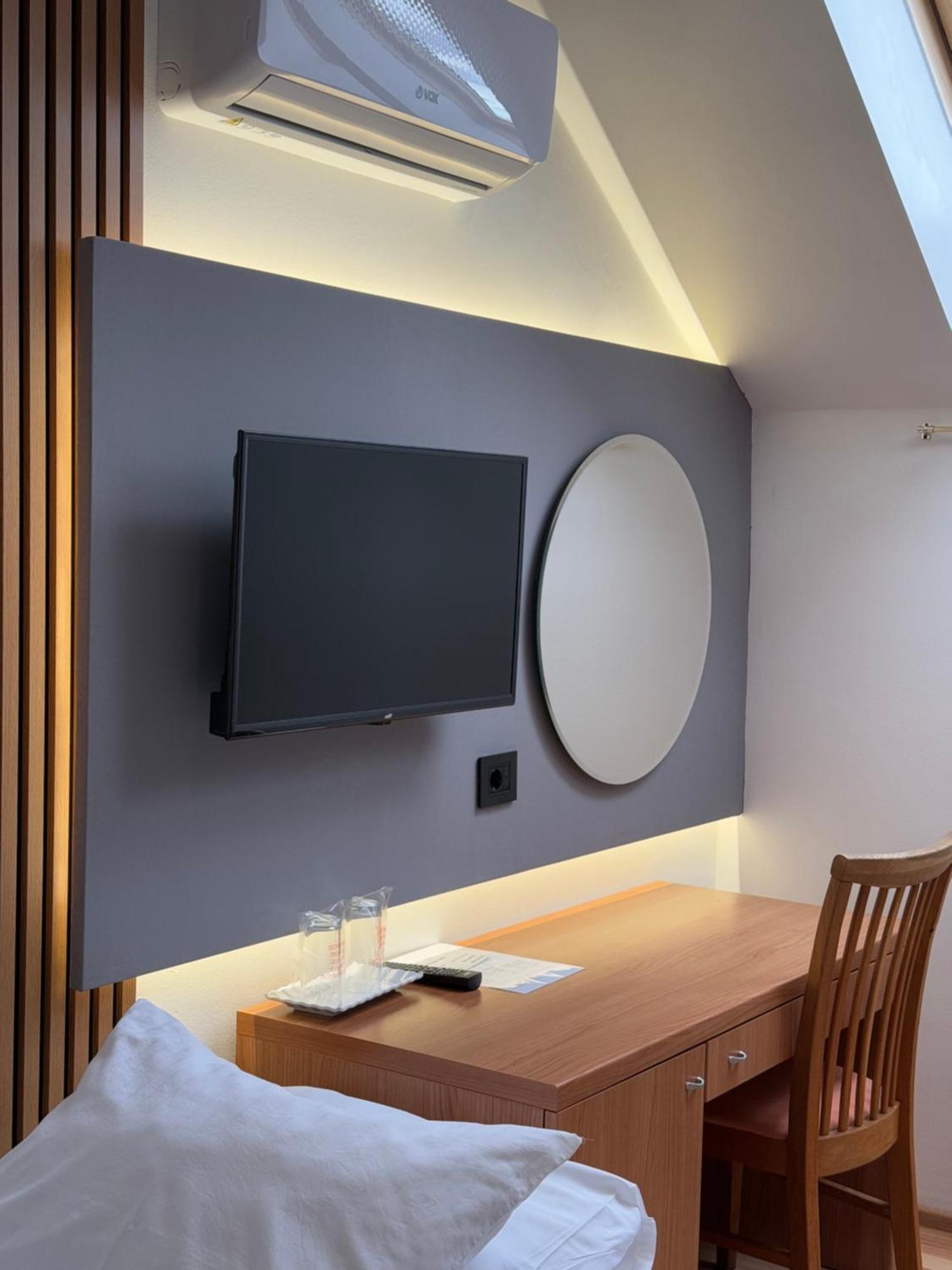 Motel M Vlasenica Kültér fotó