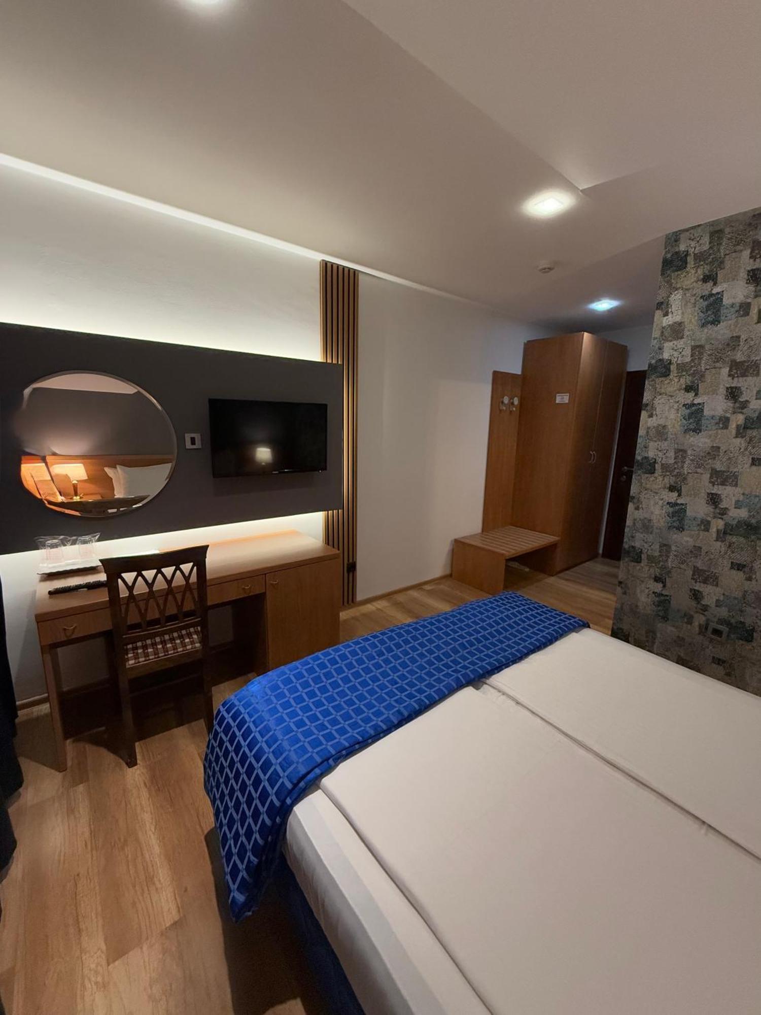 Motel M Vlasenica Kültér fotó