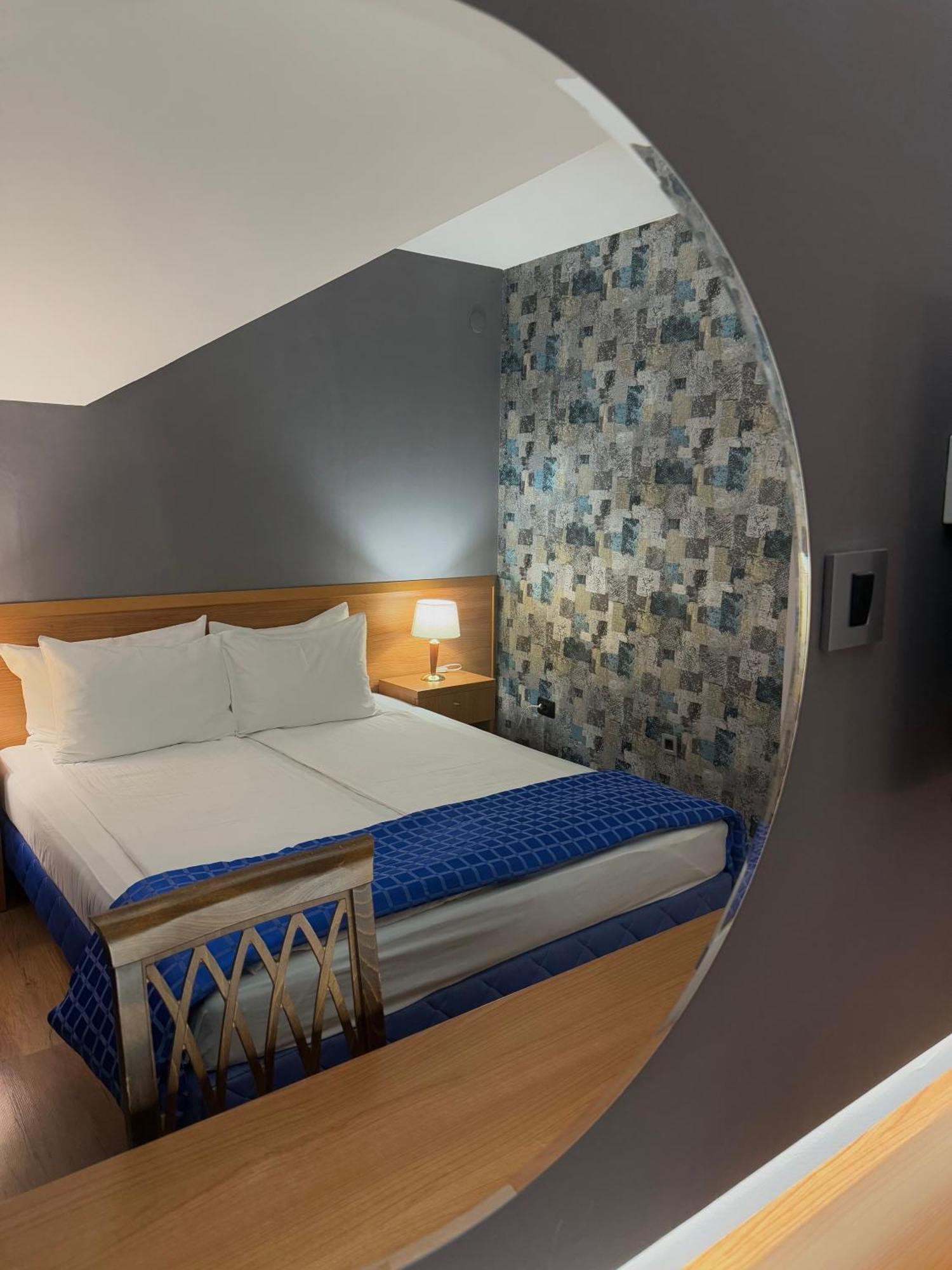 Motel M Vlasenica Kültér fotó