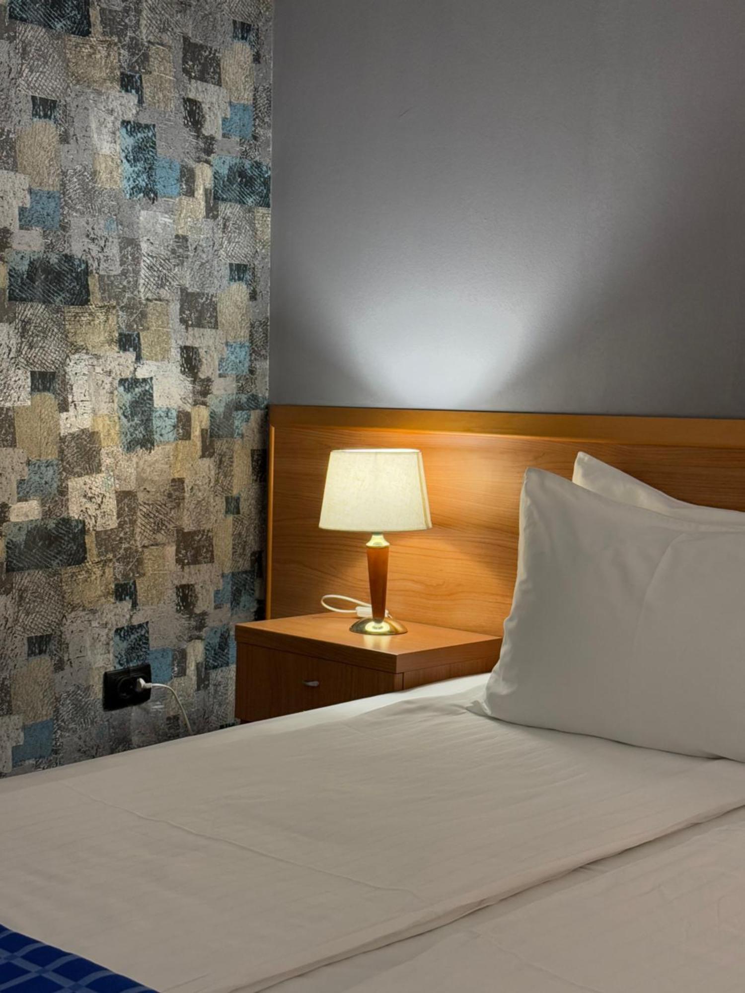 Motel M Vlasenica Kültér fotó