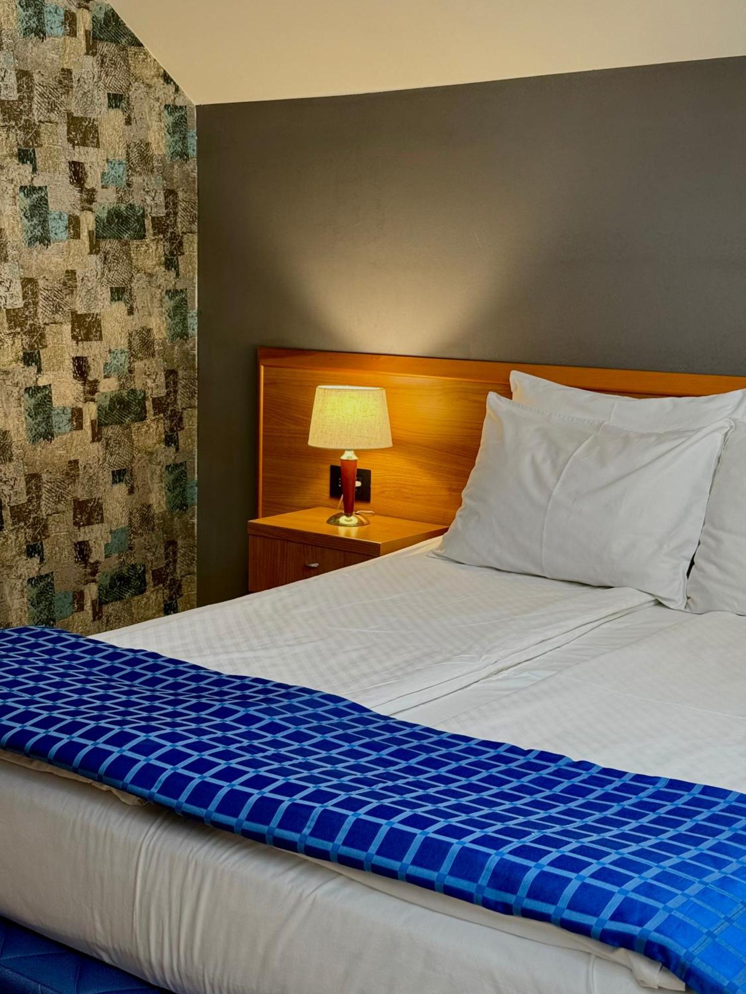 Motel M Vlasenica Kültér fotó